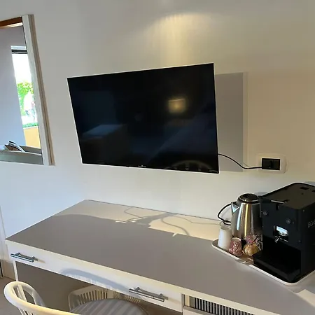 Giulia カストロヴィッラリ