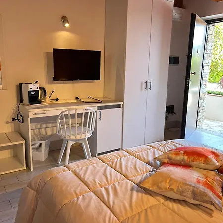 Giulia 3* カストロヴィッラリ