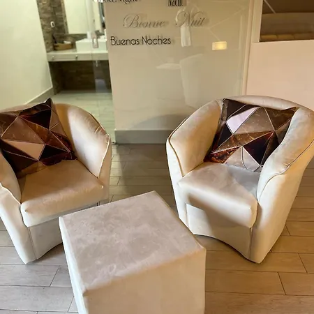 Giulia ゲストハウス 3*