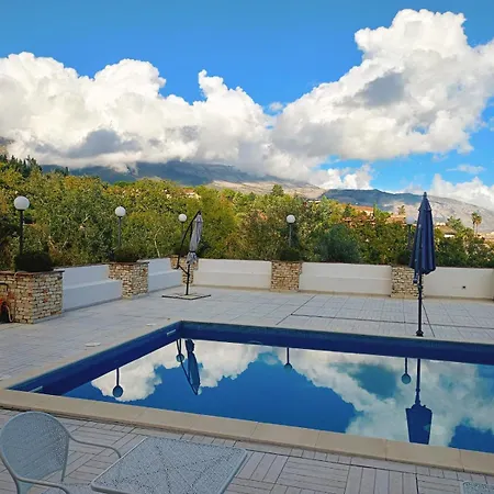 Giulia 3* カストロヴィッラリ